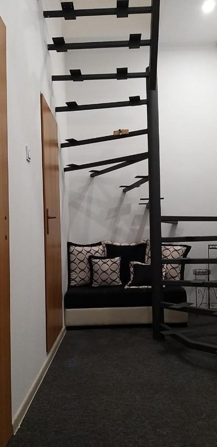 Tomislav Hotel Загреб Екстериор снимка