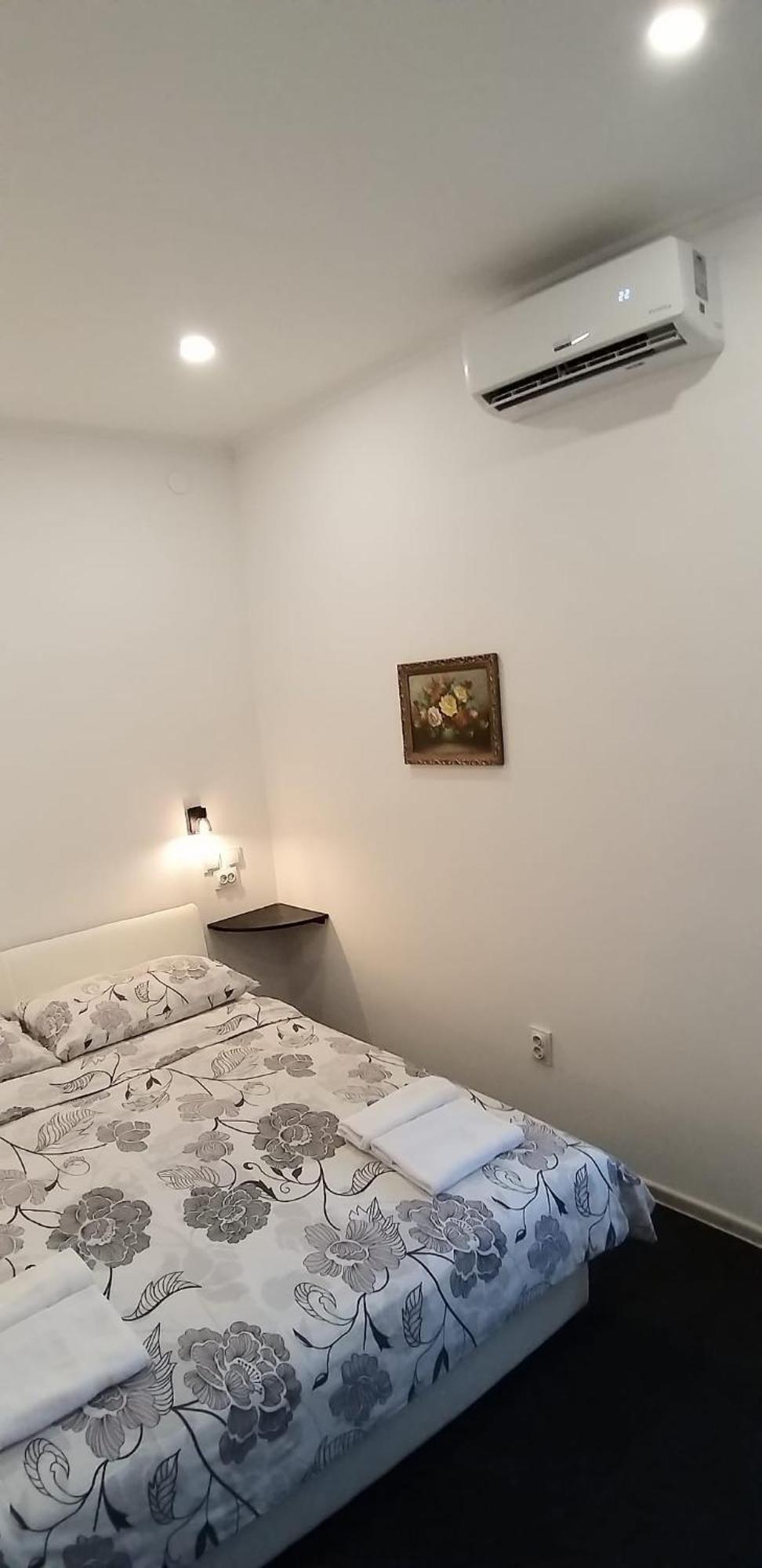 Tomislav Hotel Загреб Екстериор снимка