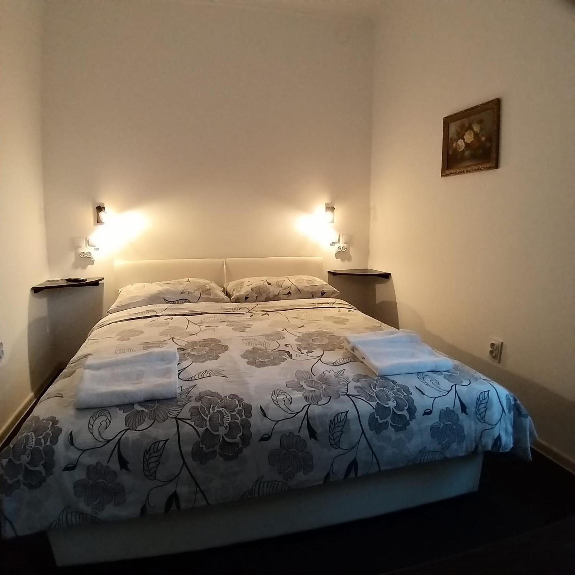 Tomislav Hotel Загреб Екстериор снимка