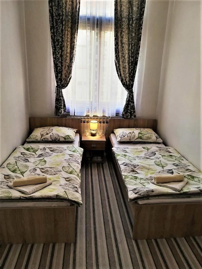 Tomislav Hotel Загреб Екстериор снимка