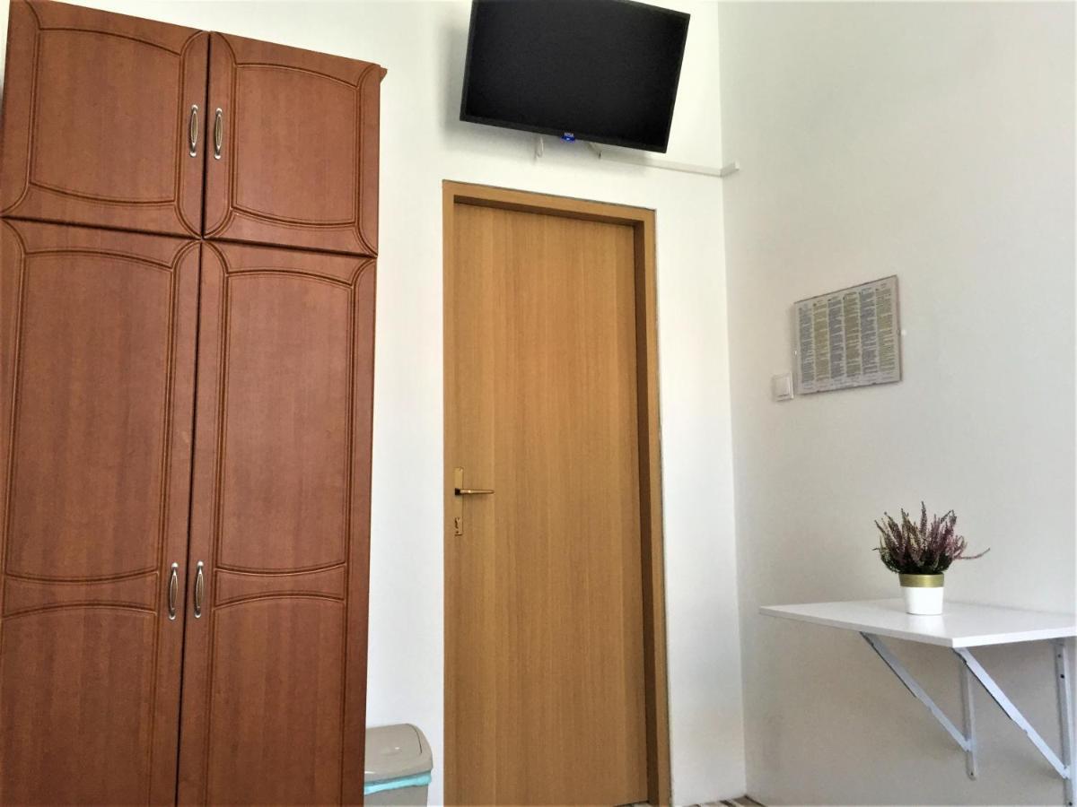 Tomislav Hotel Загреб Екстериор снимка